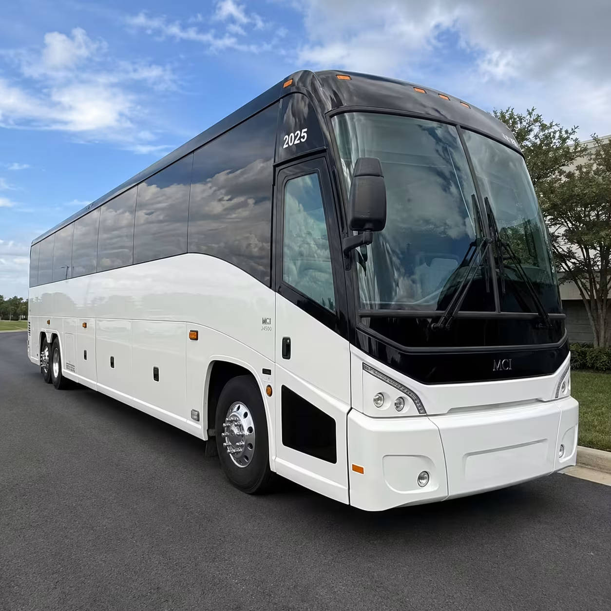employee shuttle bus rentals for new haven commuters